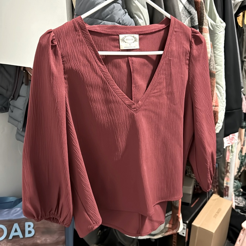 NWOT Joyfolie burgundy top